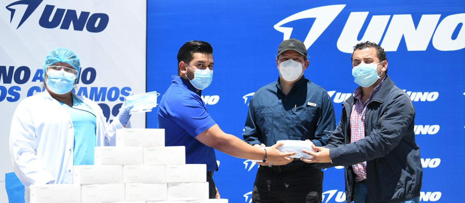 UNO El Salvador donó 10 mil mascarillas para proteger a usuarios del transporte público